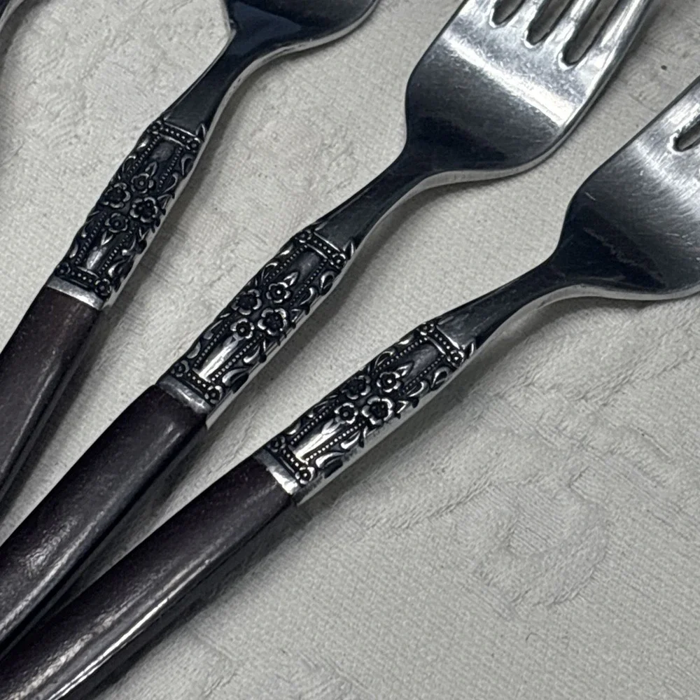 7 Oneida Napa Valley Northland Japan Wood Handle Mid Century Salad Forks 6 5/8